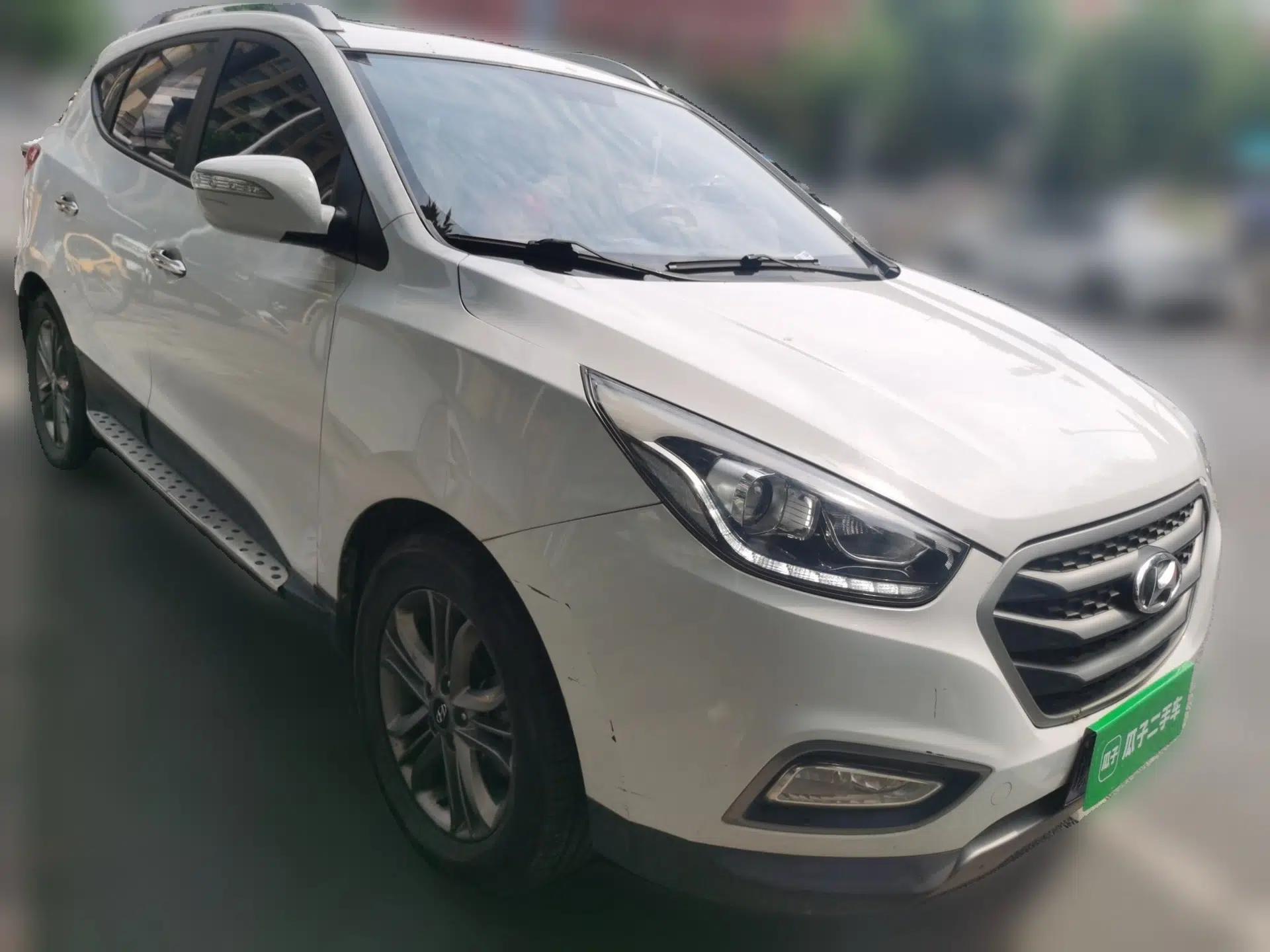 Hyundai ix35 2013 2.0L Automatic 4x4 Intelligent GLS China IV Standard — миниатюра 2