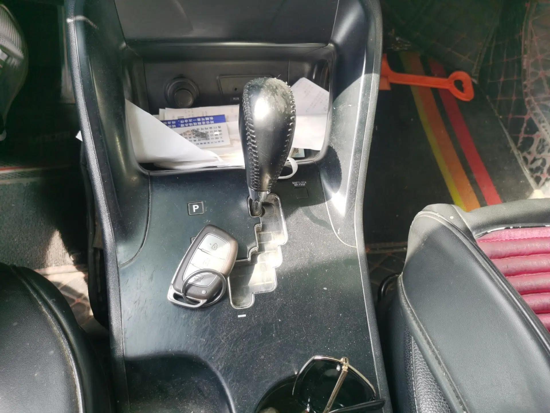 Hyundai ix35 2013 2.0L Automatic 4x4 Intelligent GLS China IV Standard — миниатюра 11