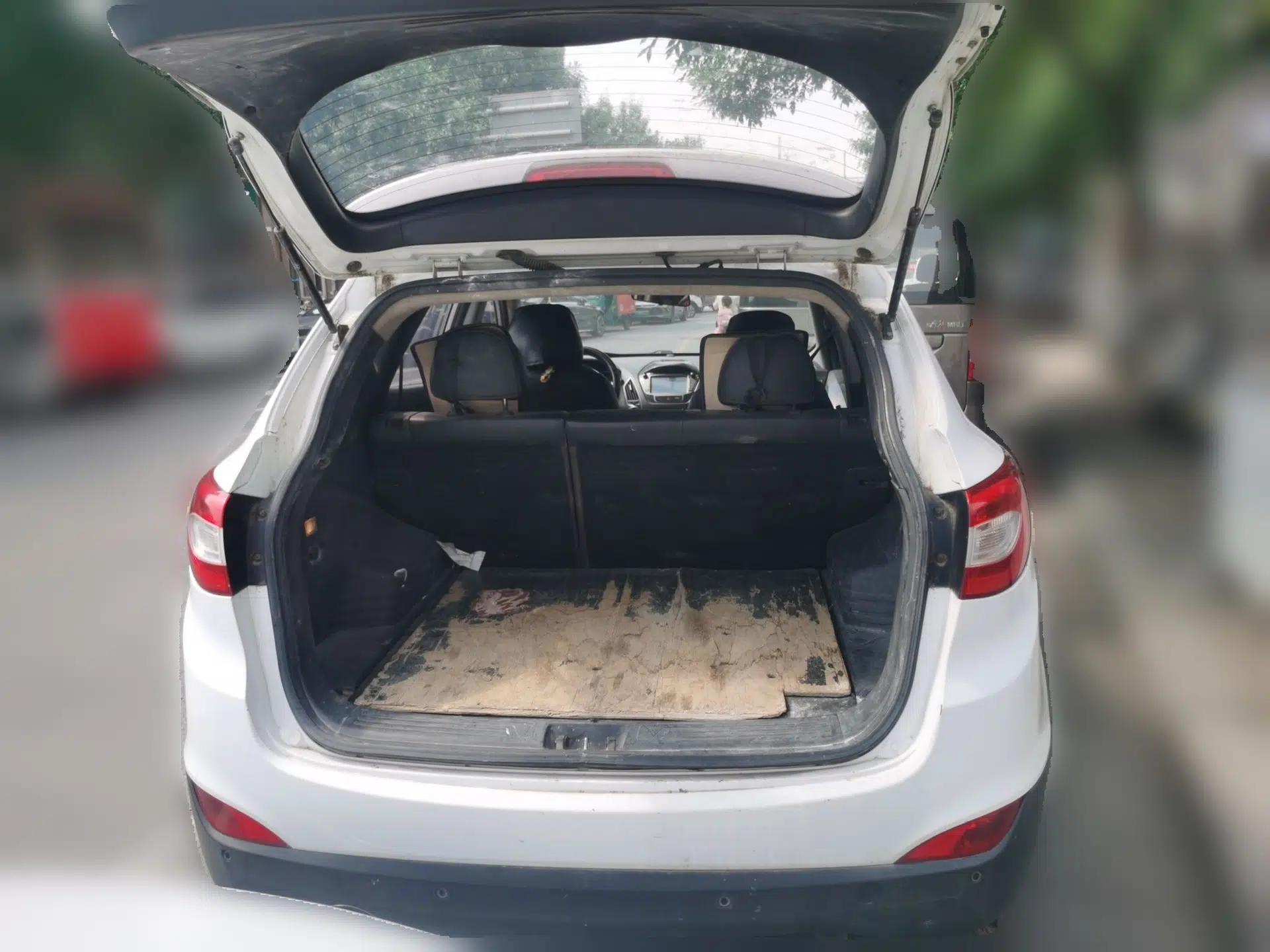 Hyundai ix35 2013 2.0L Automatic 4x4 Intelligent GLS China IV Standard — миниатюра 14