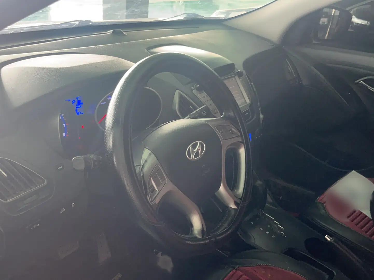 Hyundai ix35 2013 2.0L Automatic 4x4 Intelligent GLS China IV Standard — миниатюра 16