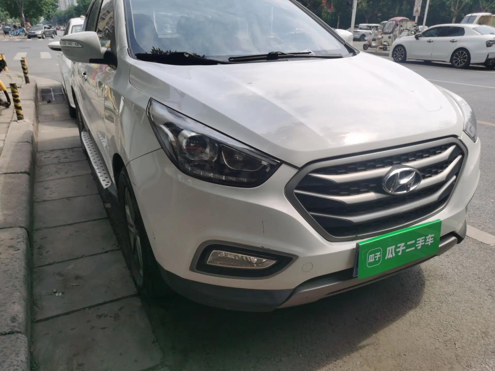 Hyundai ix35 2013 2.0L Automatic 4x4 Intelligent GLS China IV Standard — миниатюра 4