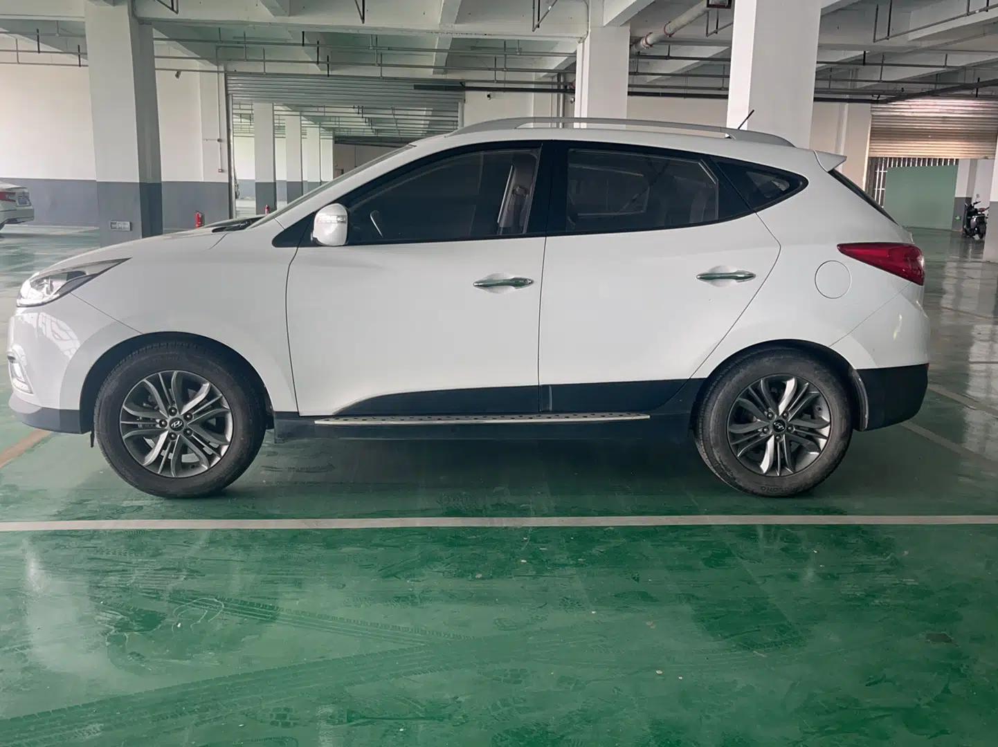 Hyundai ix35 2013 2.0L Automatic 4x4 Intelligent GLS China IV Standard — миниатюра 6