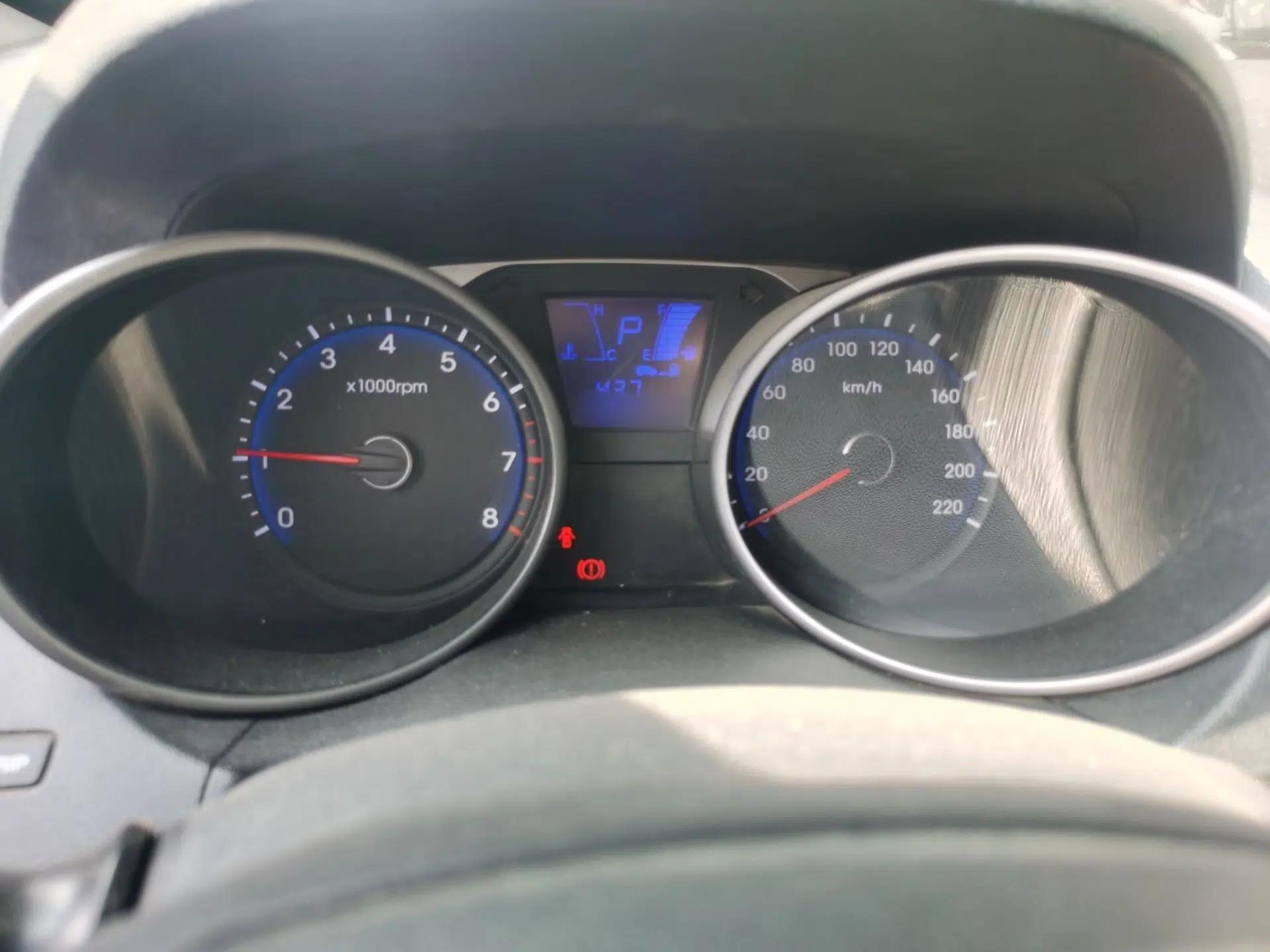 Hyundai ix35 2013 2.0L Automatic 4x4 Intelligent GLS China IV Standard — миниатюра 8
