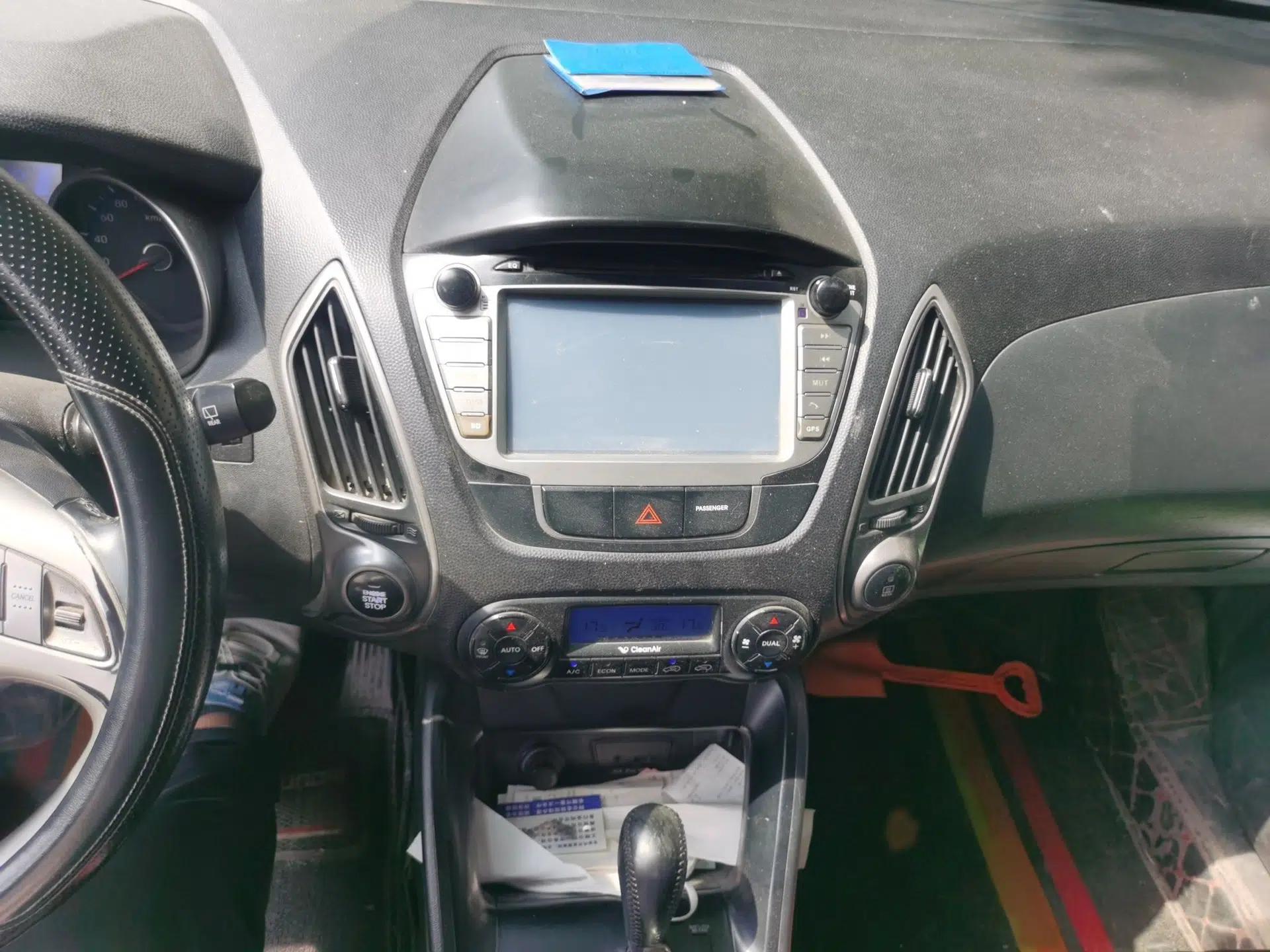 Hyundai ix35 2013 2.0L Automatic 4x4 Intelligent GLS China IV Standard — миниатюра 10