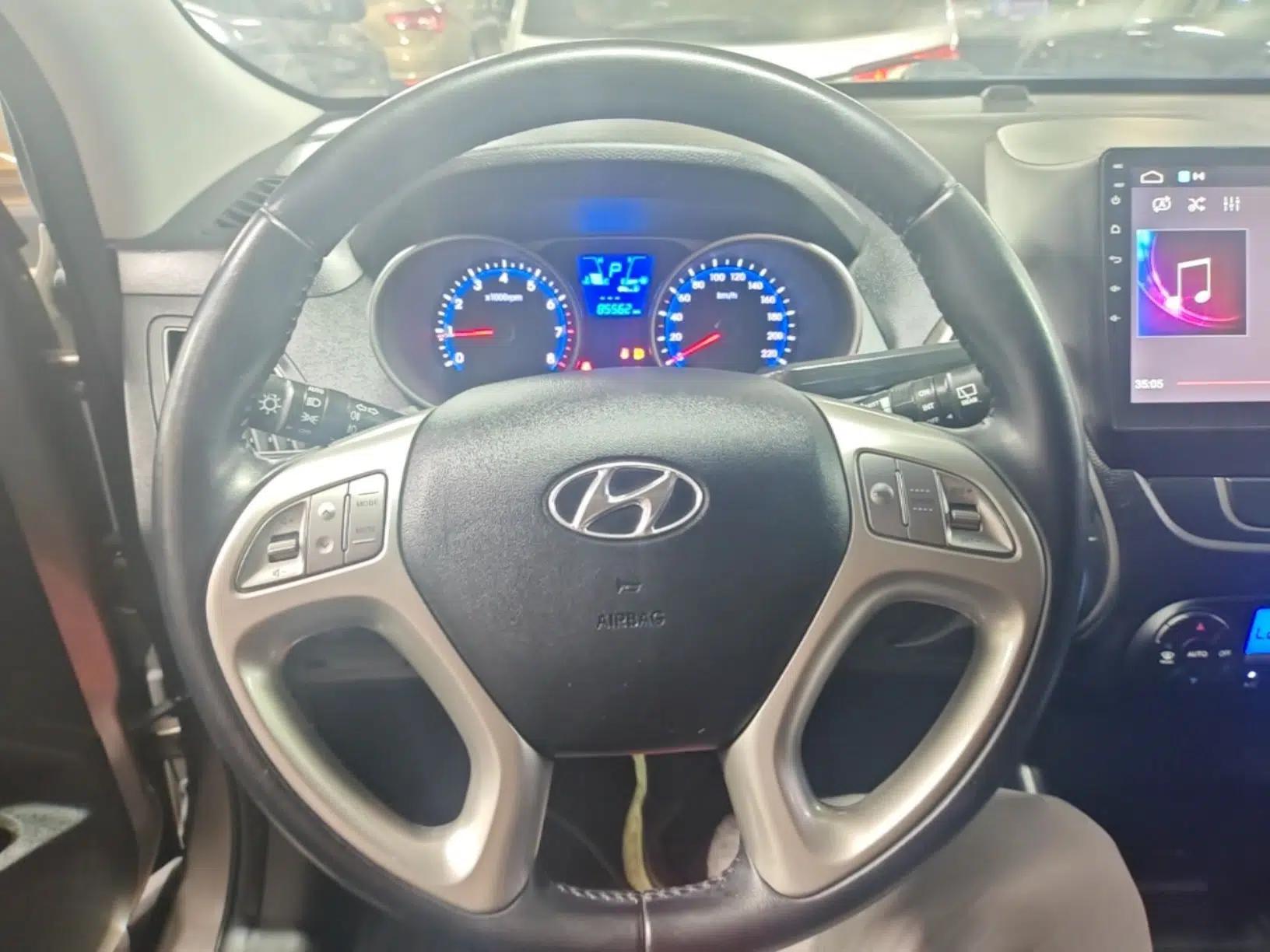 Hyundai ix35 2015 2.0L Automatic 2WD Smart Type China IV — миниатюра 13
