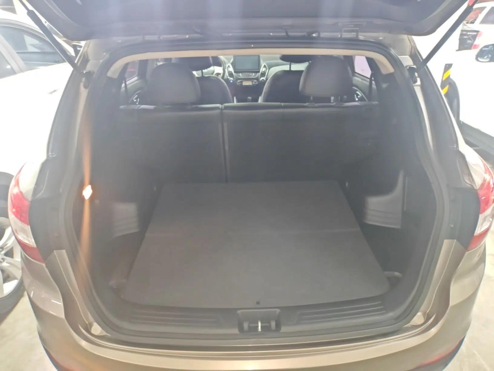 Hyundai ix35 2015 2.0L Automatic 2WD Smart Type China IV — миниатюра 22