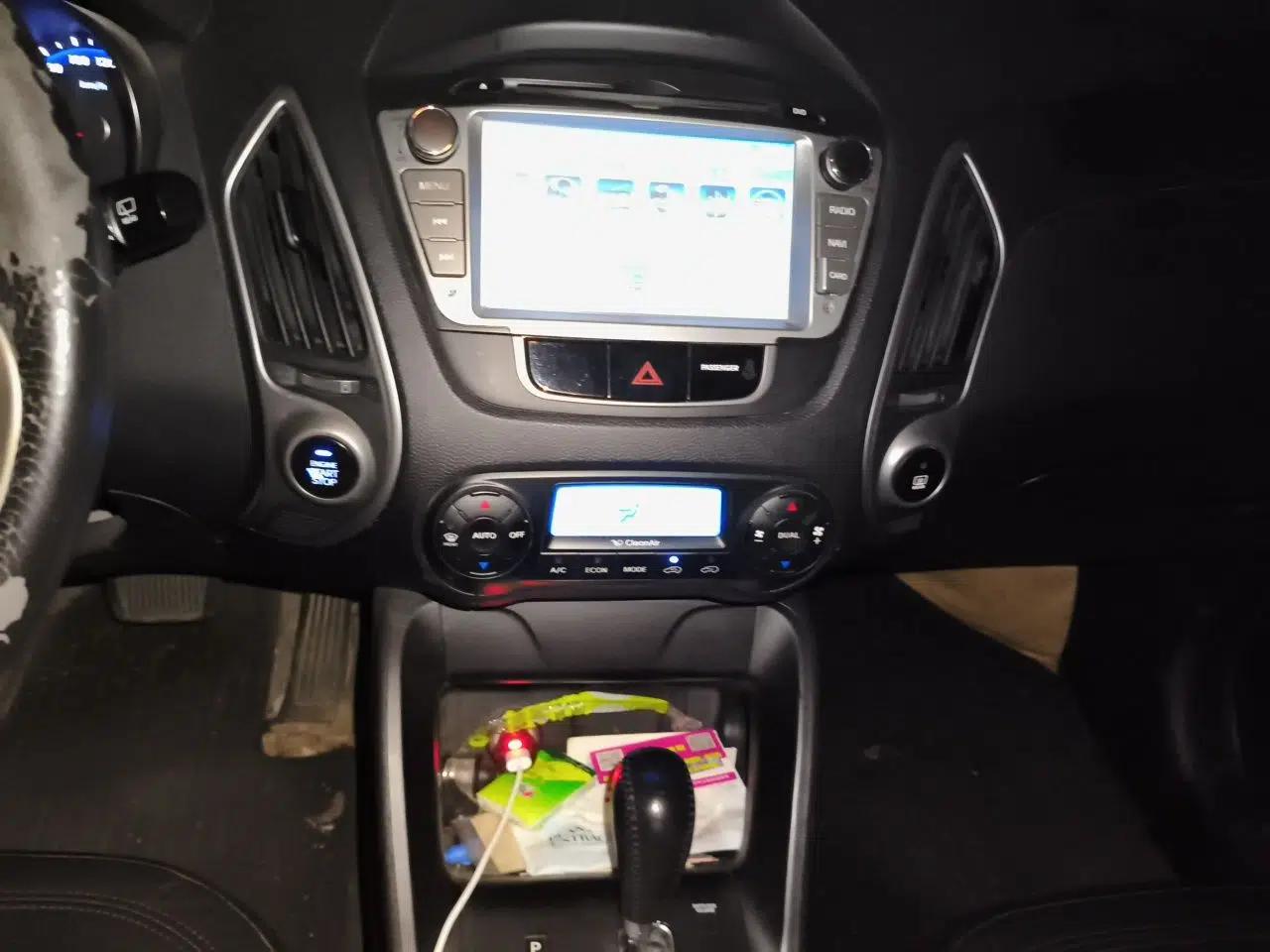 Hyundai ix35 2010 2.0L Automatic Two-Wheel Drive Elite Edition GLS — миниатюра 13