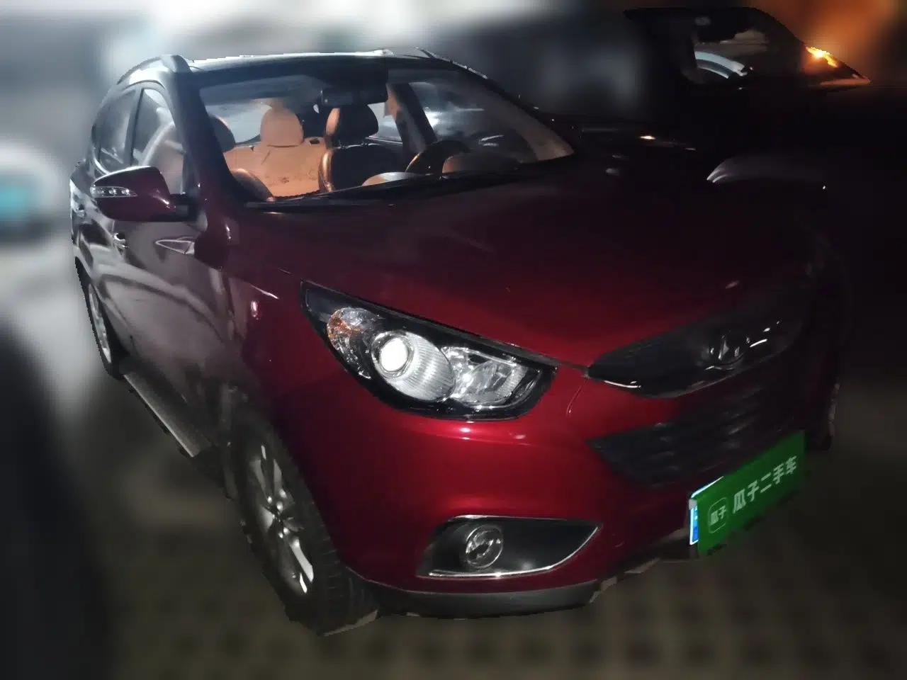 Hyundai ix35 2010 2.0L Automatic Two-Wheel Drive Elite Edition GLS — миниатюра 3
