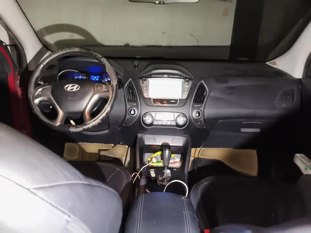 Hyundai ix35 2010 2.0L Automatic Two-Wheel Drive Elite Edition GLS — миниатюра 9