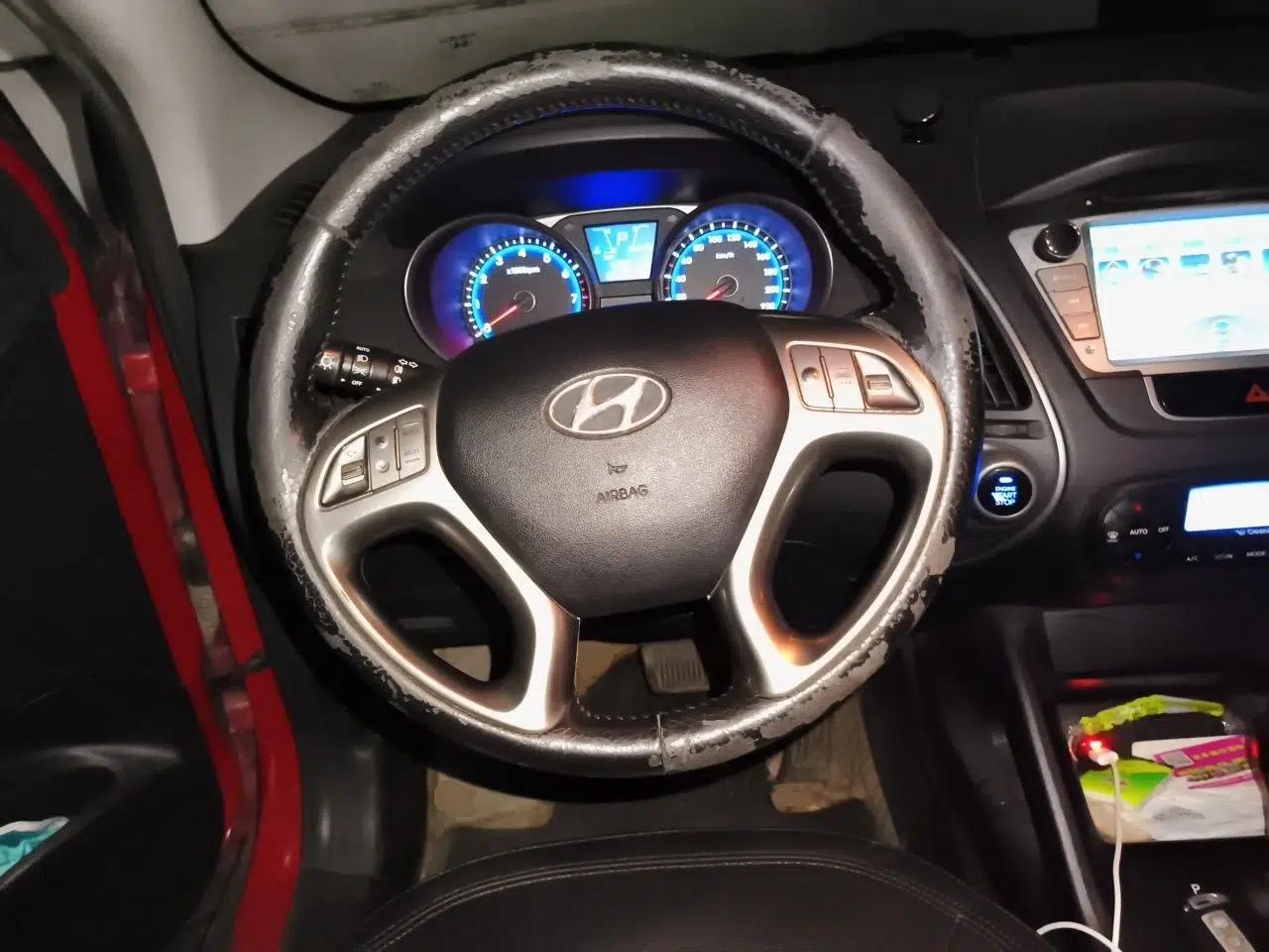 Hyundai ix35 2010 2.0L Automatic Two-Wheel Drive Elite Edition GLS — миниатюра 10