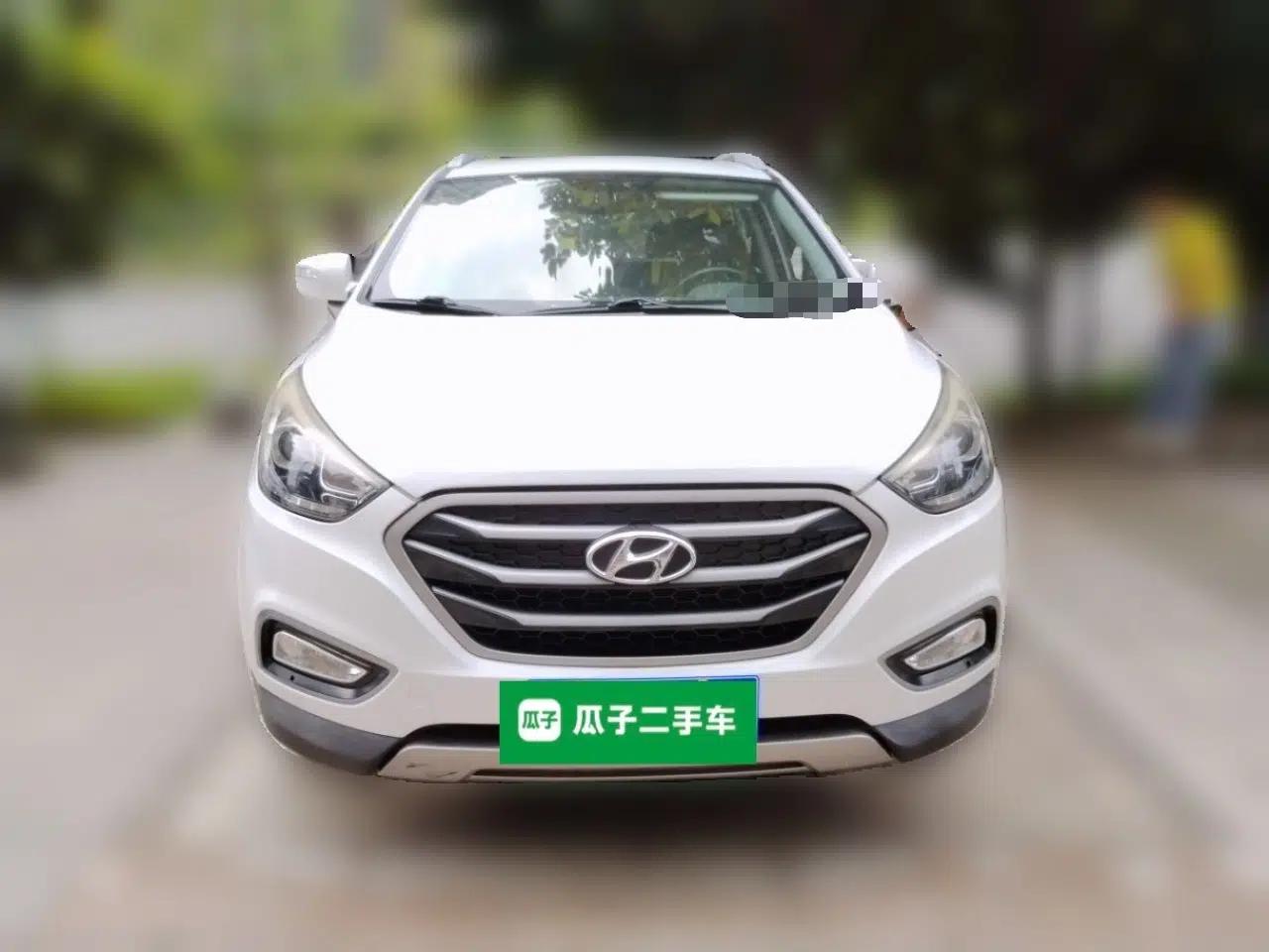 Hyundai ix35 2013 2.0L Automatic Two-Wheel Drive Smart GLS China IV Standard — миниатюра 2