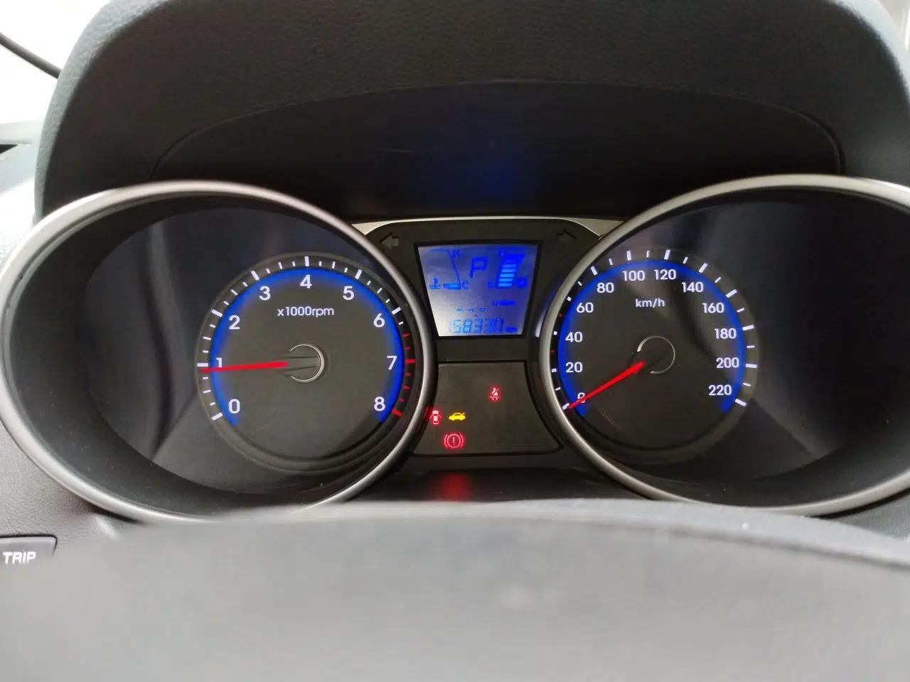 Hyundai ix35 2013 2.0L Automatic Two-Wheel Drive Smart GLS China IV Standard — миниатюра 11