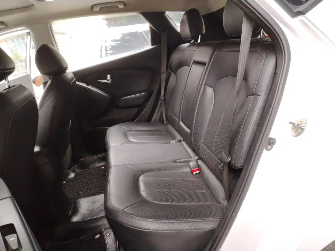 Hyundai ix35 2013 2.0L Automatic Two-Wheel Drive Smart GLS China IV Standard — миниатюра 17