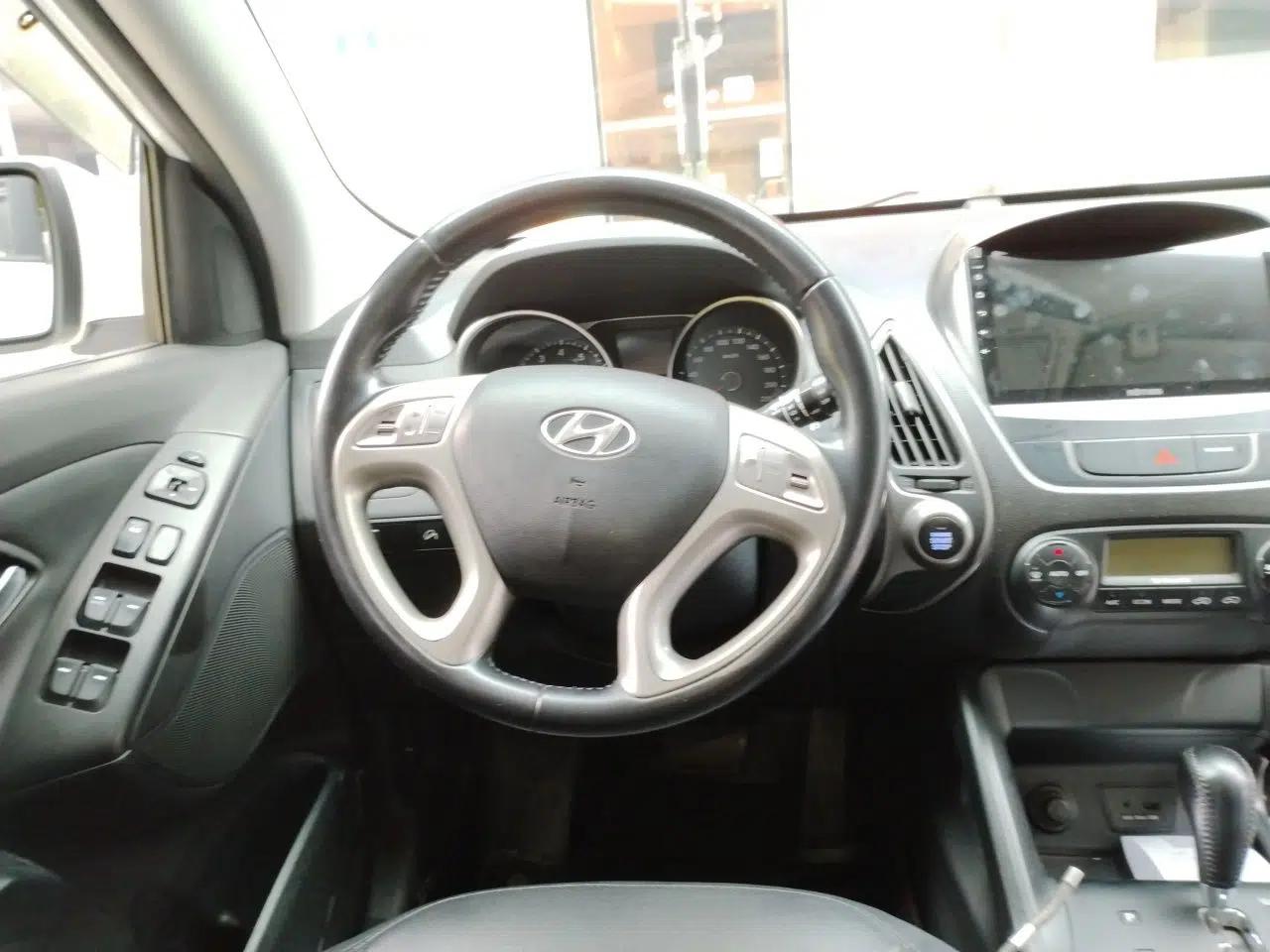 Hyundai ix35 2013 2.0L Automatic Two-Wheel Drive Smart GLS China IV Standard — миниатюра 10