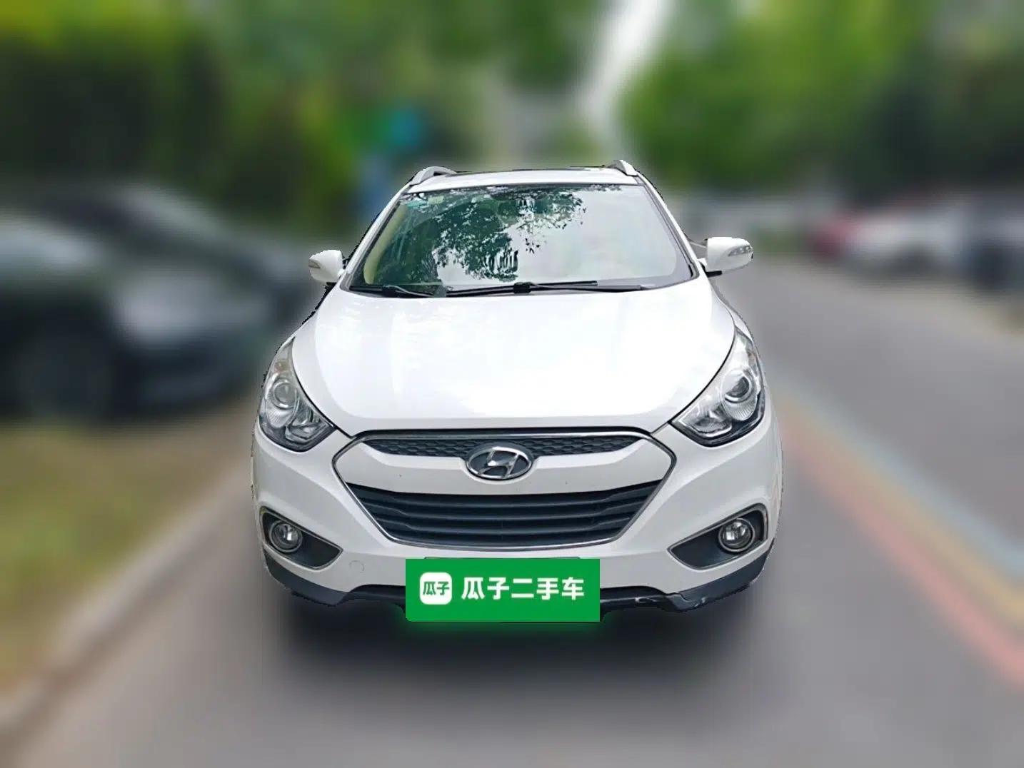 Hyundai ix35 2012 2.0L Automatic Two-Wheel Drive Elite Edition GLS — миниатюра 2