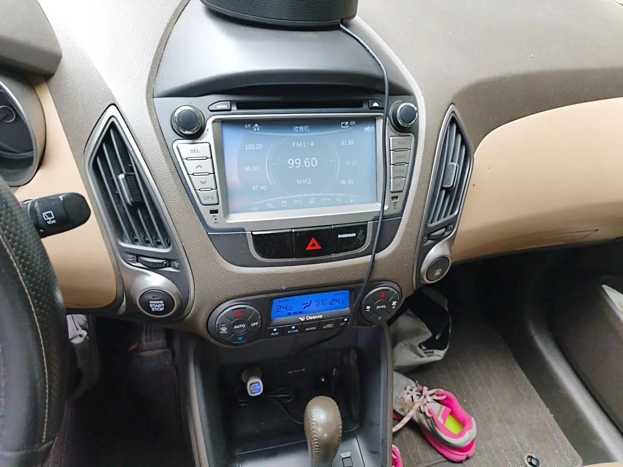 Hyundai ix35 2012 2.0L Automatic Two-Wheel Drive Elite Edition GLS — миниатюра 13
