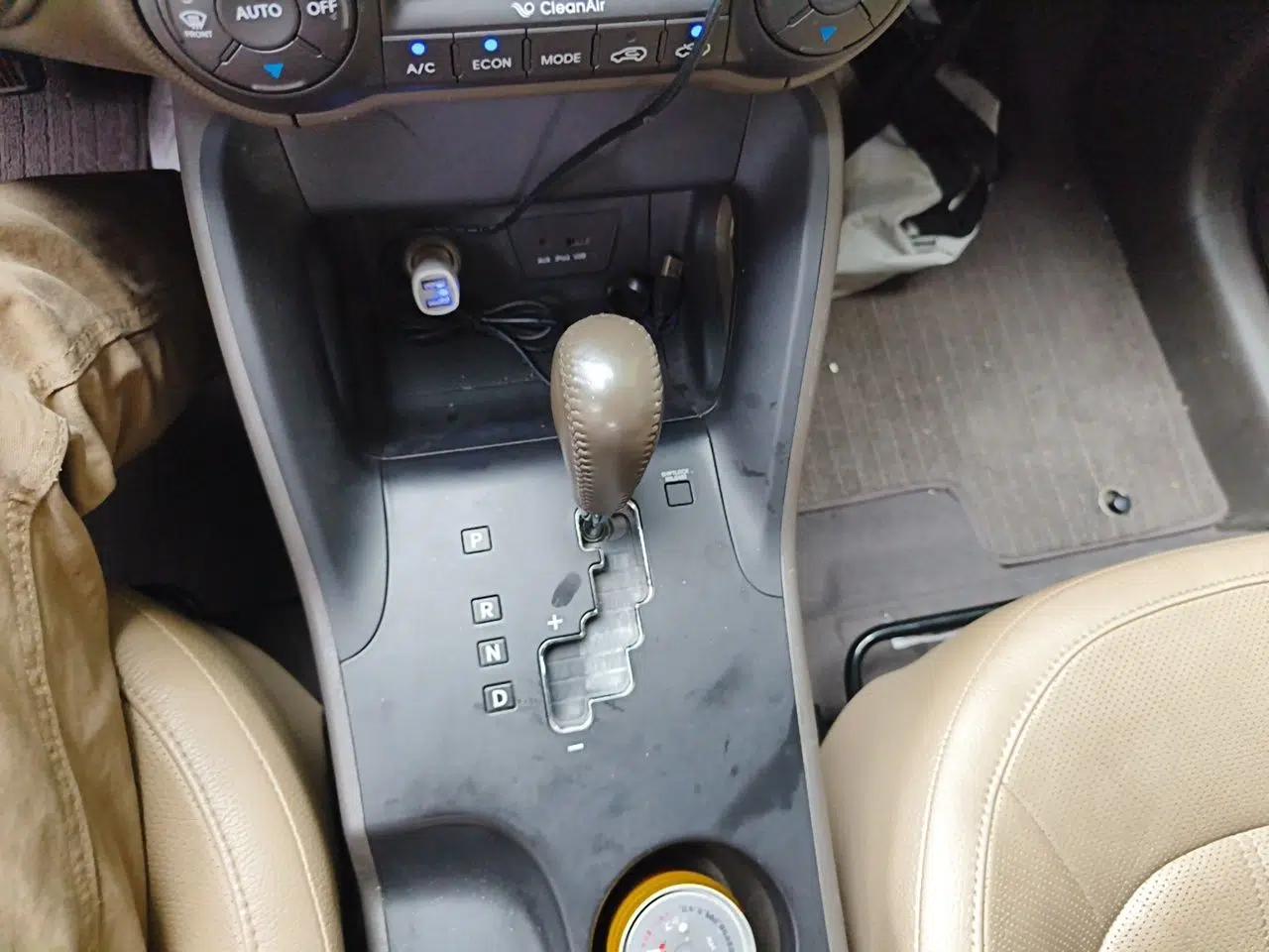 Hyundai ix35 2012 2.0L Automatic Two-Wheel Drive Elite Edition GLS — миниатюра 14