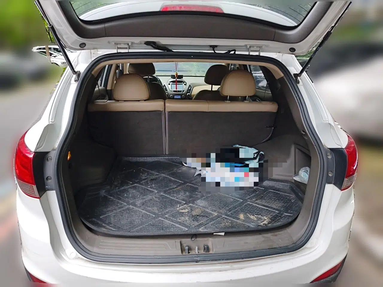 Hyundai ix35 2012 2.0L Automatic Two-Wheel Drive Elite Edition GLS — миниатюра 19