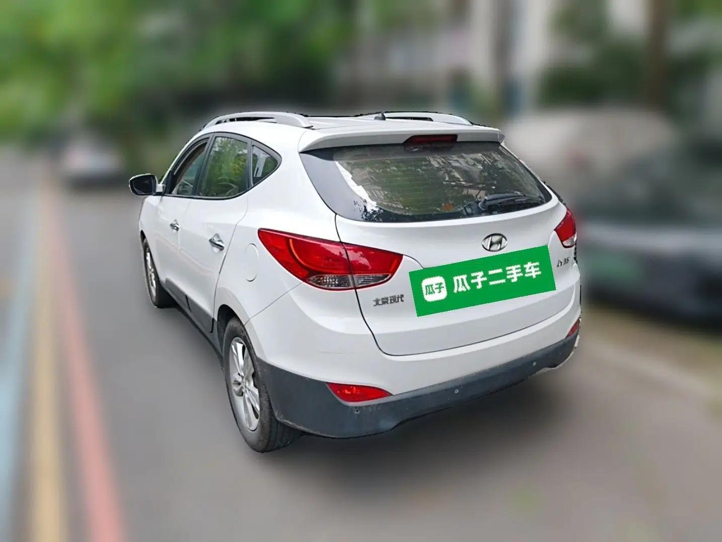 Hyundai ix35 2012 2.0L Automatic Two-Wheel Drive Elite Edition GLS — миниатюра 4