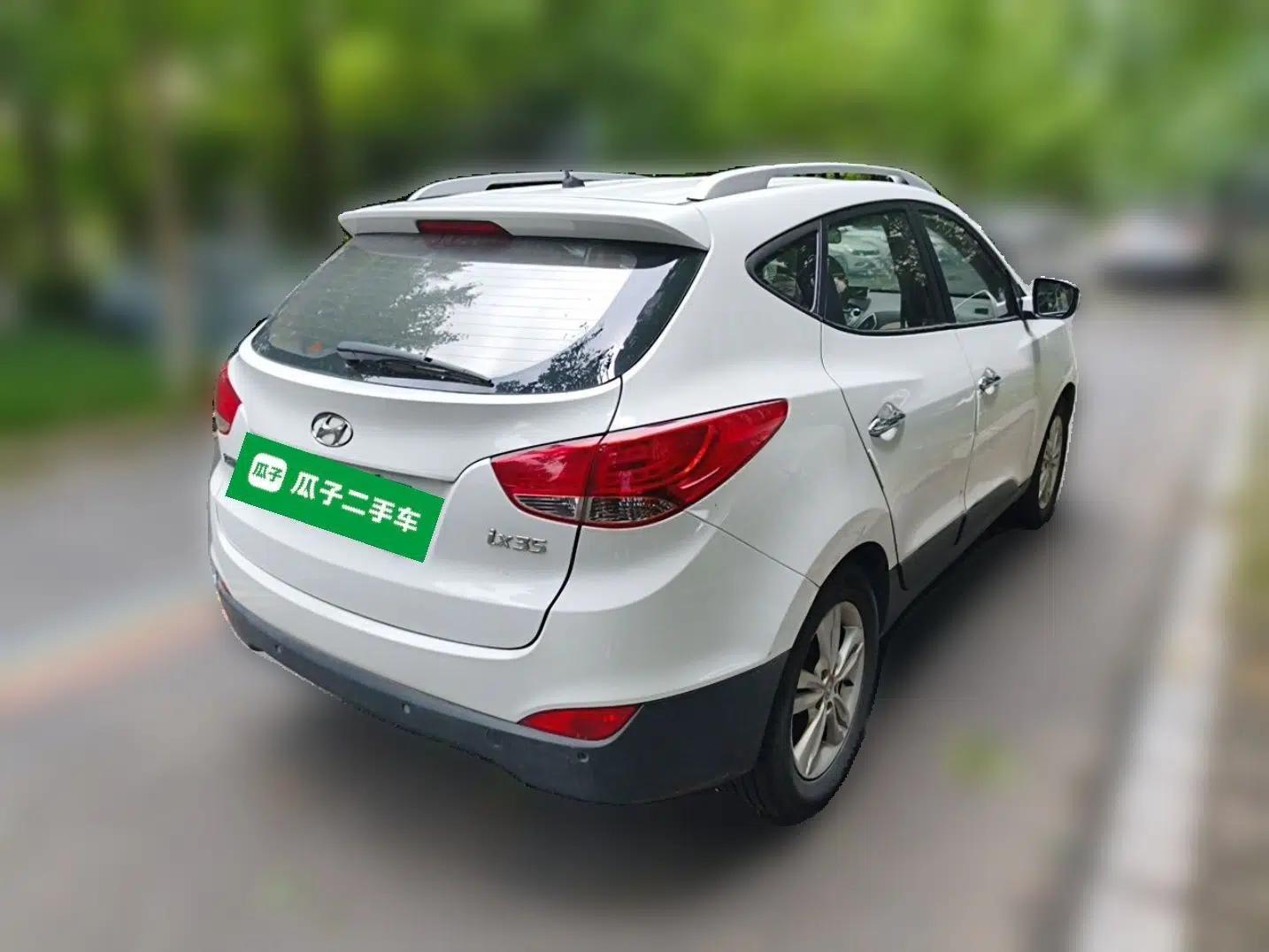 Hyundai ix35 2012 2.0L Automatic Two-Wheel Drive Elite Edition GLS — миниатюра 6
