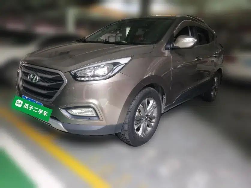 Hyundai ix35 2013 2.0L Automatic Two-Wheel Drive Smart GLS China IV Standard — миниатюра 1