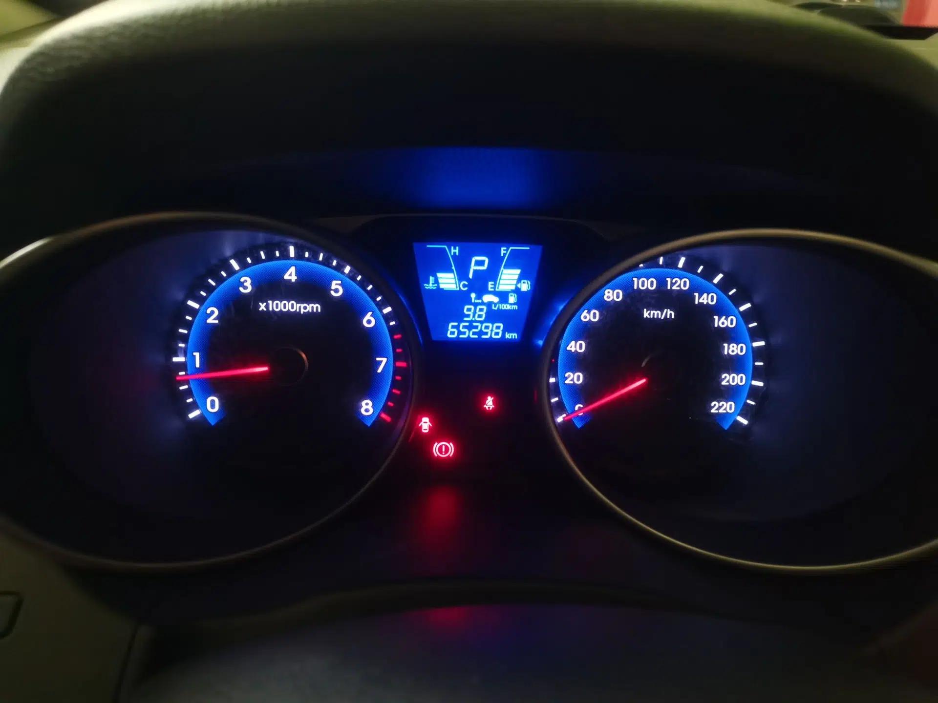 Hyundai ix35 2013 2.0L Automatic Two-Wheel Drive Smart GLS China IV Standard — миниатюра 11