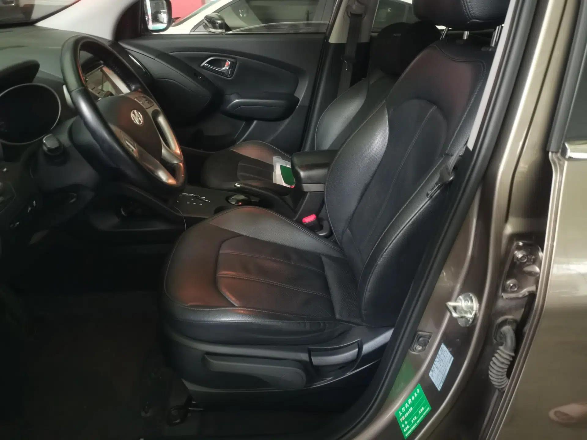 Hyundai ix35 2013 2.0L Automatic Two-Wheel Drive Smart GLS China IV Standard — миниатюра 15