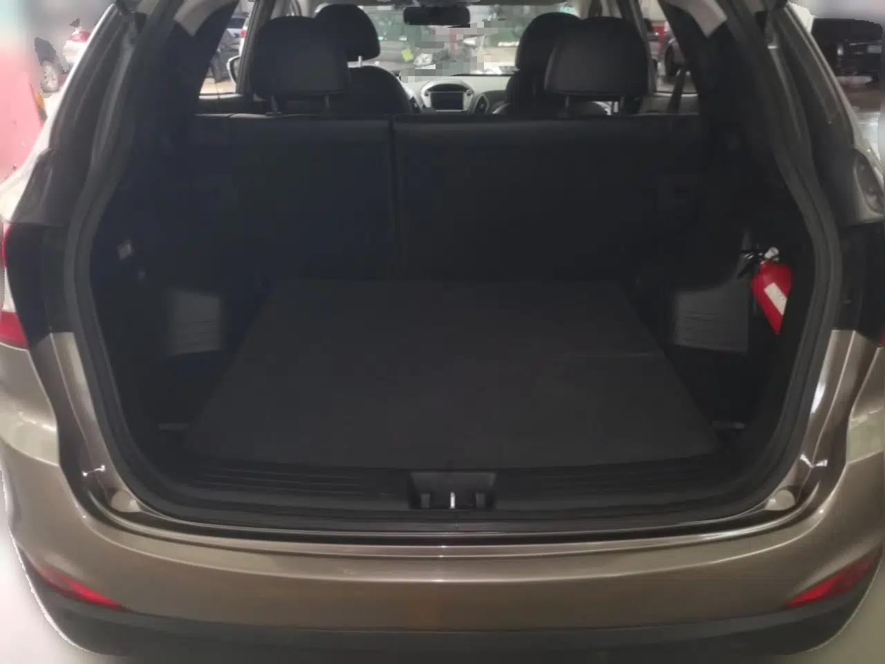 Hyundai ix35 2013 2.0L Automatic Two-Wheel Drive Smart GLS China IV Standard — миниатюра 19