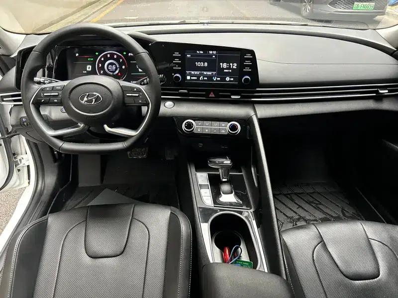 Hyundai Elantra 2022 1.5L CVT GLX Elite Edition — миниатюра 11