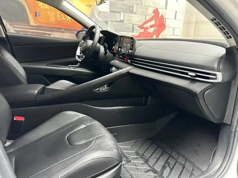 Hyundai Elantra 2022 1.5L CVT GLX Elite Edition — миниатюра 13