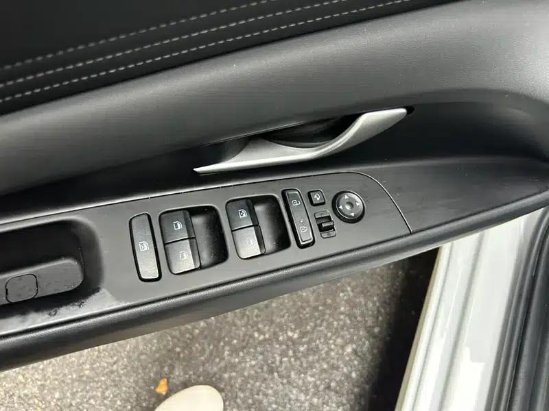Hyundai Elantra 2022 1.5L CVT GLX Elite Edition — миниатюра 16