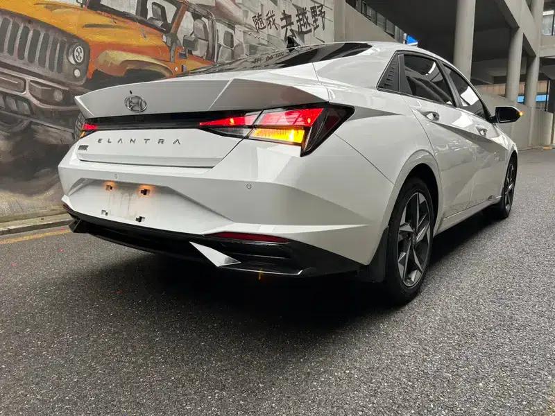 Hyundai Elantra 2022 1.5L CVT GLX Elite Edition — миниатюра 6