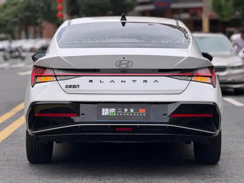 Hyundai Elantra 2021 1.5L CVT TOP Flagship Edition — миниатюра 12