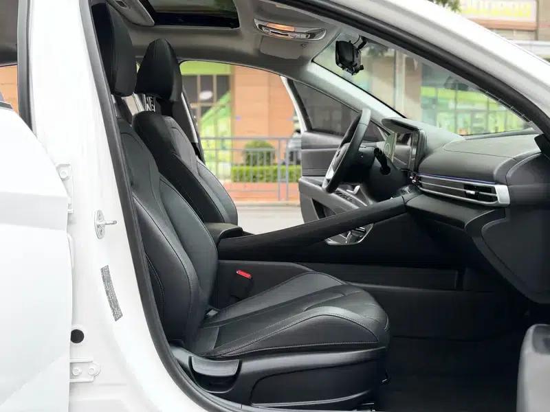 Hyundai Elantra 2021 1.5L CVT TOP Flagship Edition — миниатюра 17