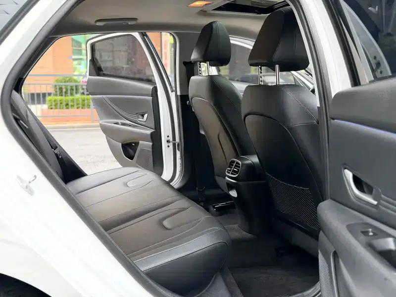 Hyundai Elantra 2021 1.5L CVT TOP Flagship Edition — миниатюра 18