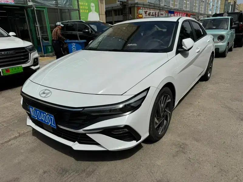 Hyundai Elantra 2023 1.5L CVT GLX Elite Edition — миниатюра 1