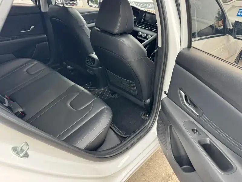 Hyundai Elantra 2023 1.5L CVT GLX Elite Edition — миниатюра 11