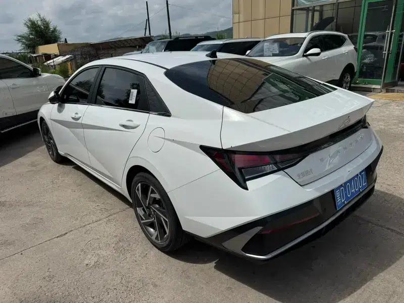 Hyundai Elantra 2023 1.5L CVT GLX Elite Edition — миниатюра 4