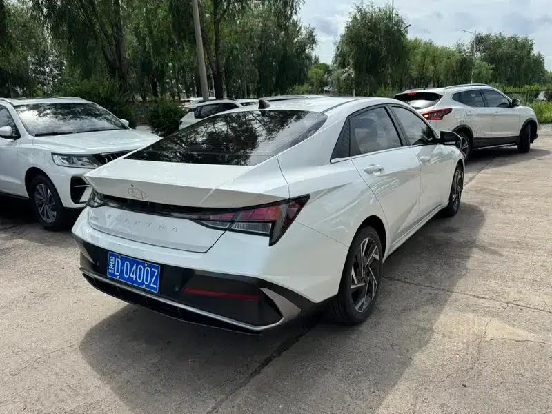 Hyundai Elantra 2023 1.5L CVT GLX Elite Edition — миниатюра 6