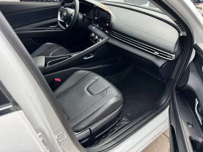 Hyundai Elantra 2023 1.5L CVT GLX Elite Edition — миниатюра 7