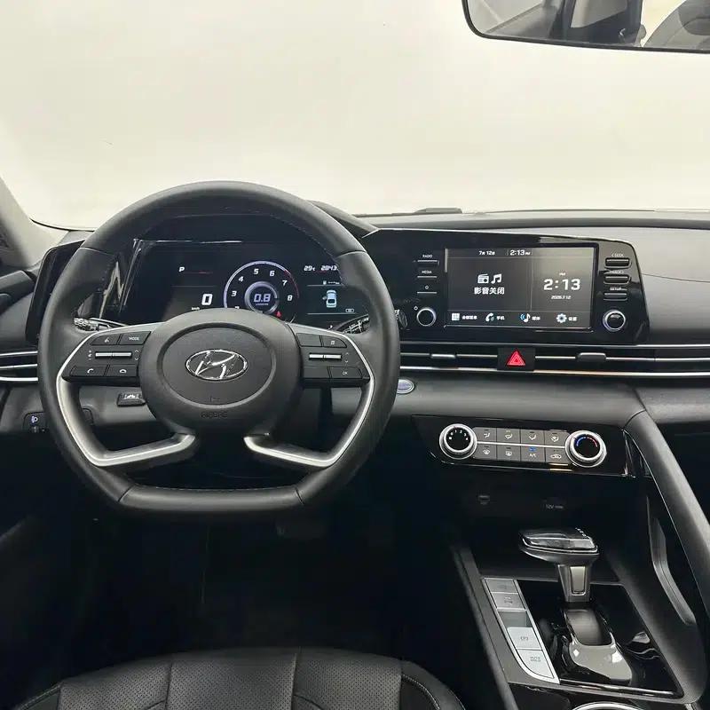 Hyundai Elantra 2022 1.5L CVT GLX Elite Edition — миниатюра 9