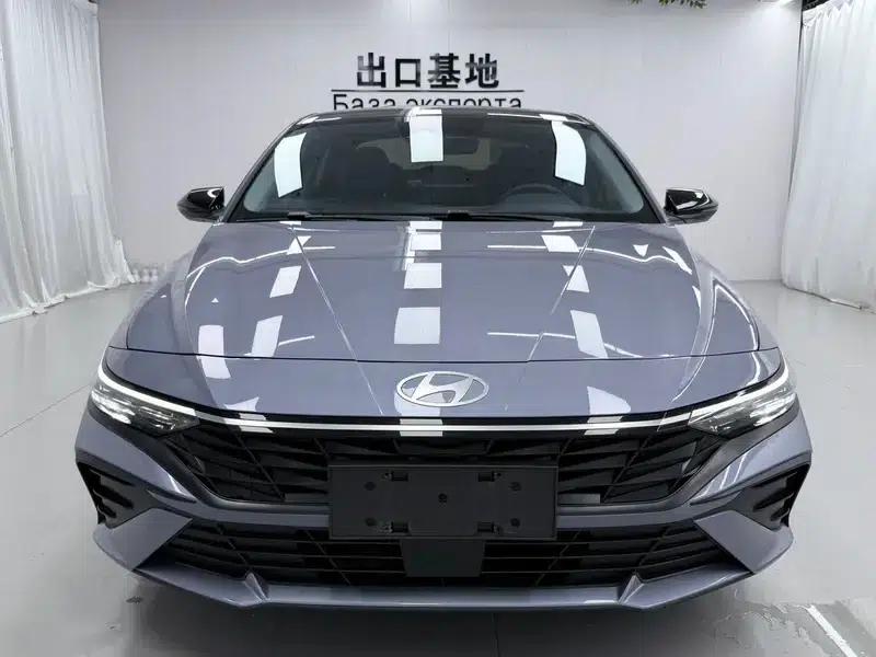 Hyundai Elantra 2023 1.5L CVT LUX Premium Edition — миниатюра 2