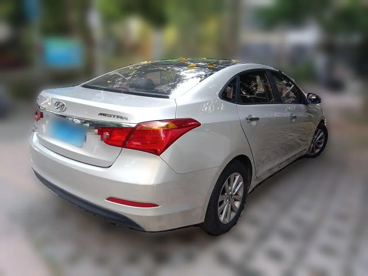 Hyundai Mistra 2014 1.8L Automatic Smart GLS — миниатюра 6