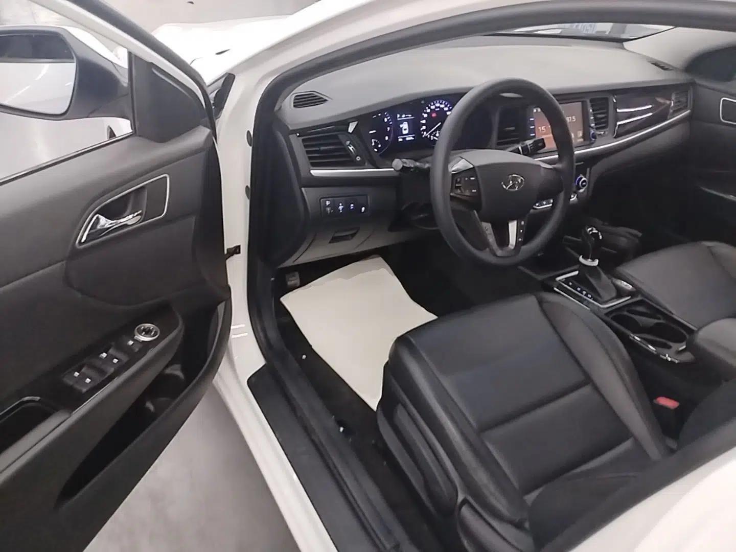 Hyundai Mistra 2017 1.8L Automatic Smart GLS China V Standard — миниатюра 18