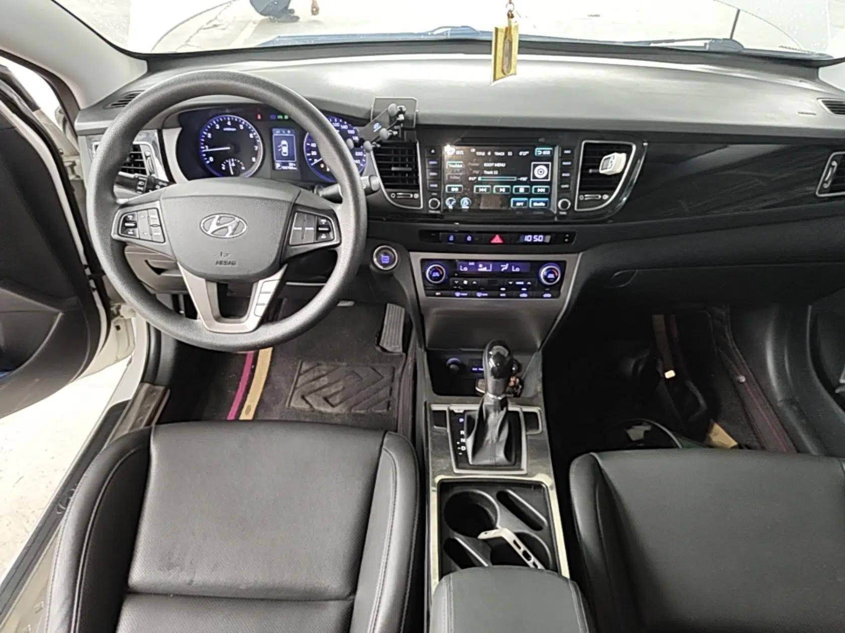 Hyundai Mistra 2014 1.8L Automatic Smart GLS — миниатюра 12