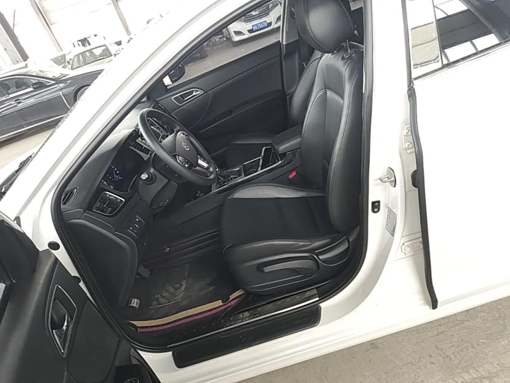 Hyundai Mistra 2014 1.8L Automatic Smart GLS — миниатюра 17