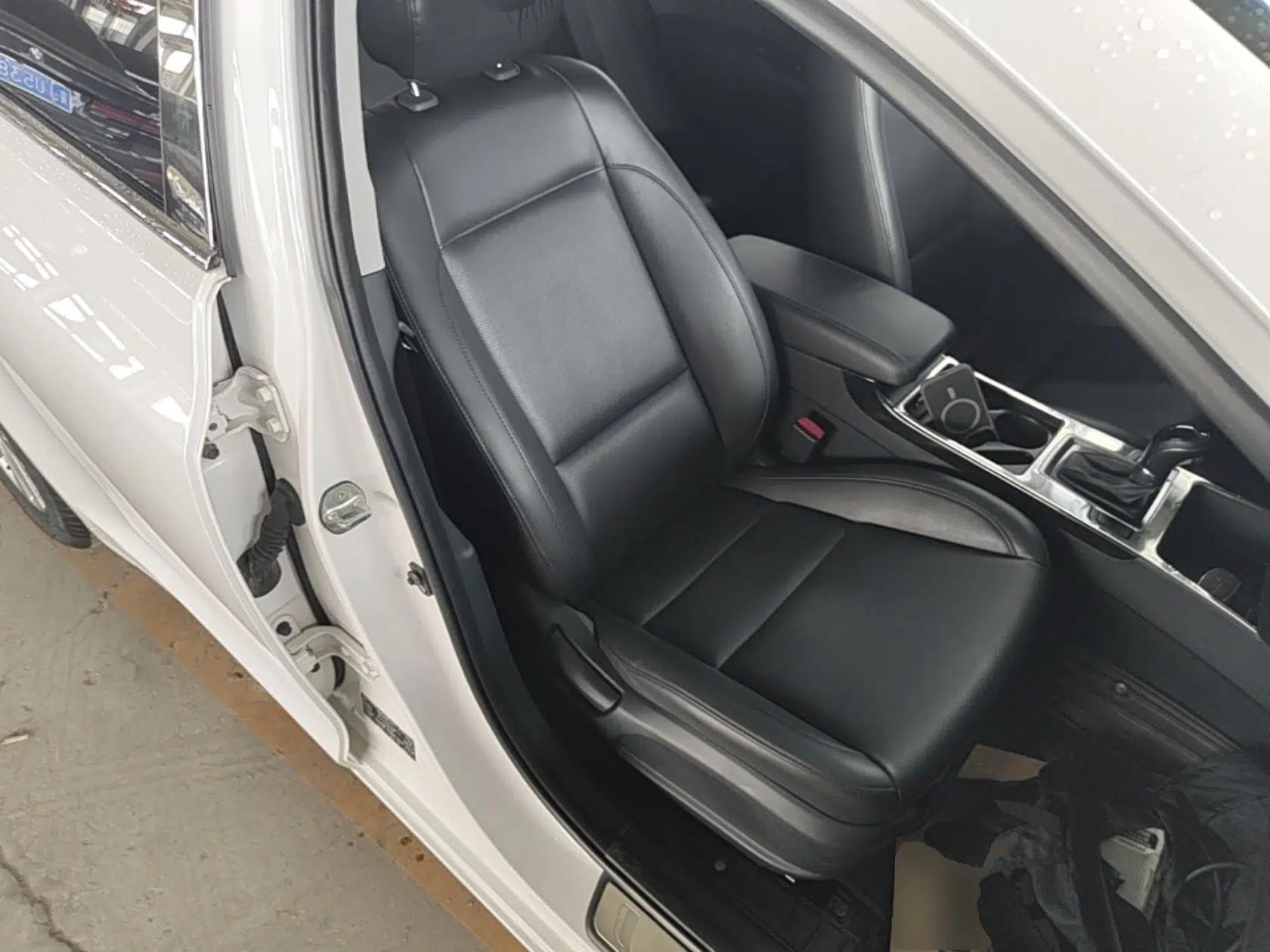 Hyundai Mistra 2014 1.8L Automatic Smart GLS — миниатюра 19