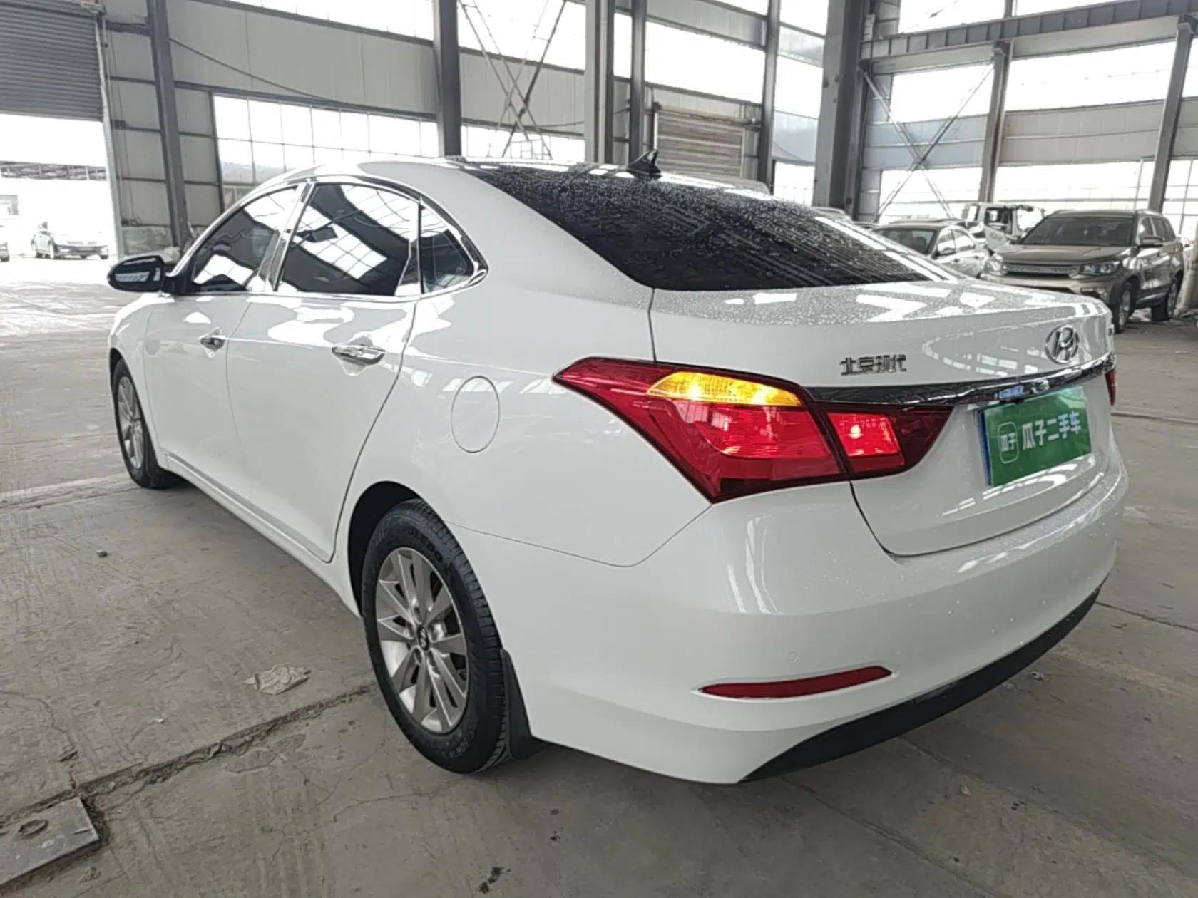 Hyundai Mistra 2014 1.8L Automatic Smart GLS — миниатюра 4