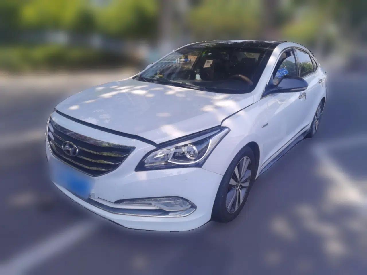 Hyundai Mistra 2014 1.8L Automatic Deluxe DLX Model — миниатюра 1