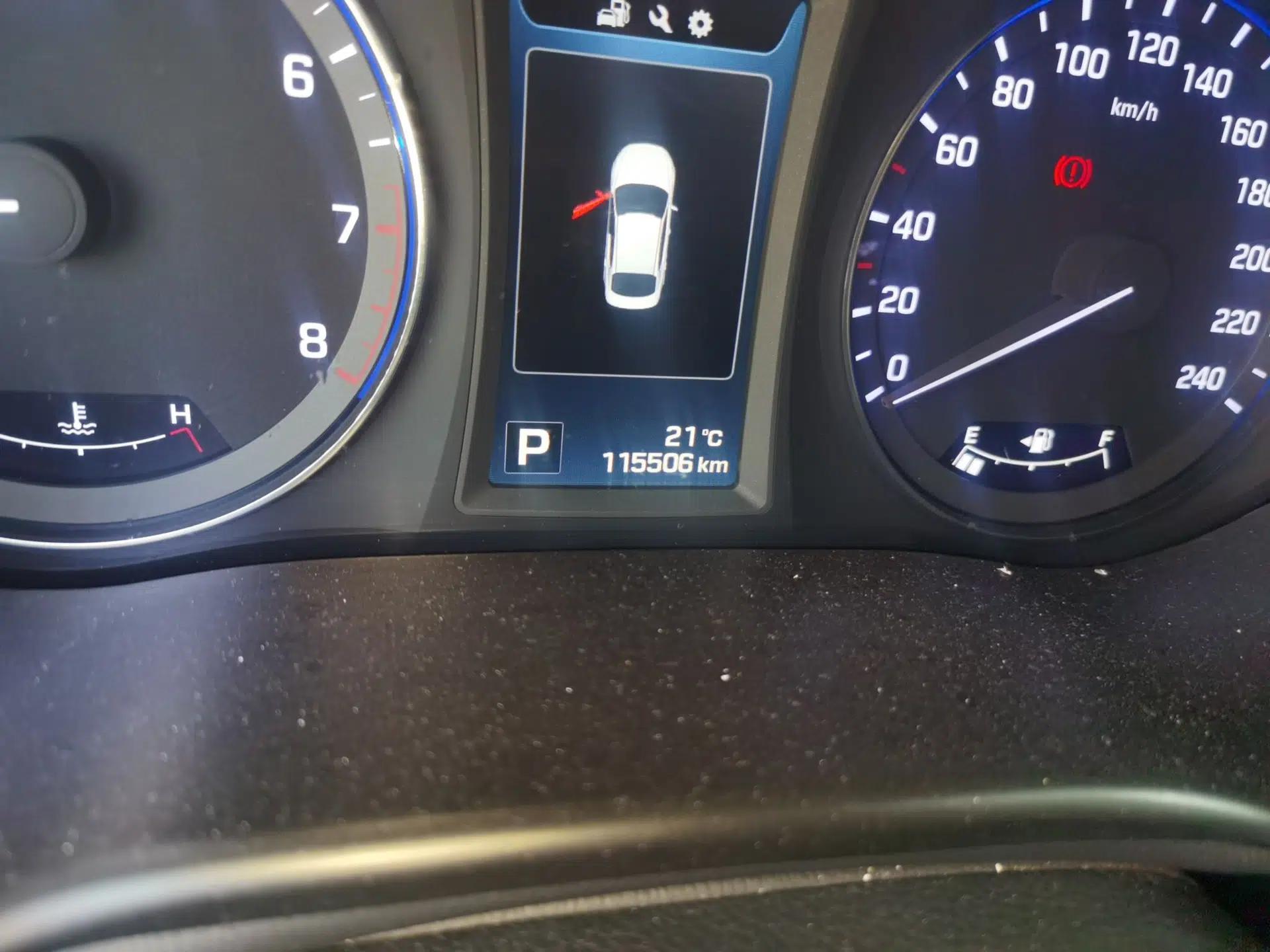 Hyundai Mistra 2014 1.8L Automatic Deluxe DLX Model — миниатюра 12